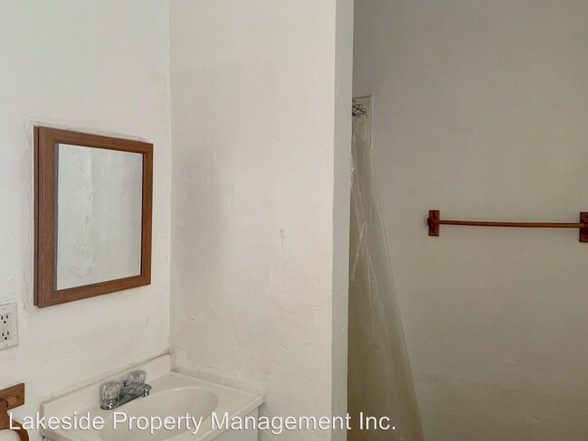 Building Photo - 900 Owens St