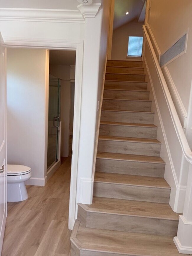 Foto del edificio - Great 2 bedroom, 1 bathroom house with office/bonus room and Ocean Views near DLI and downtown Mo...