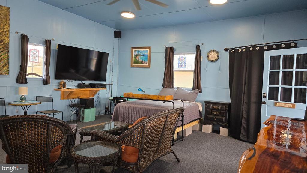 Primary Photo - 36 Shore Dr