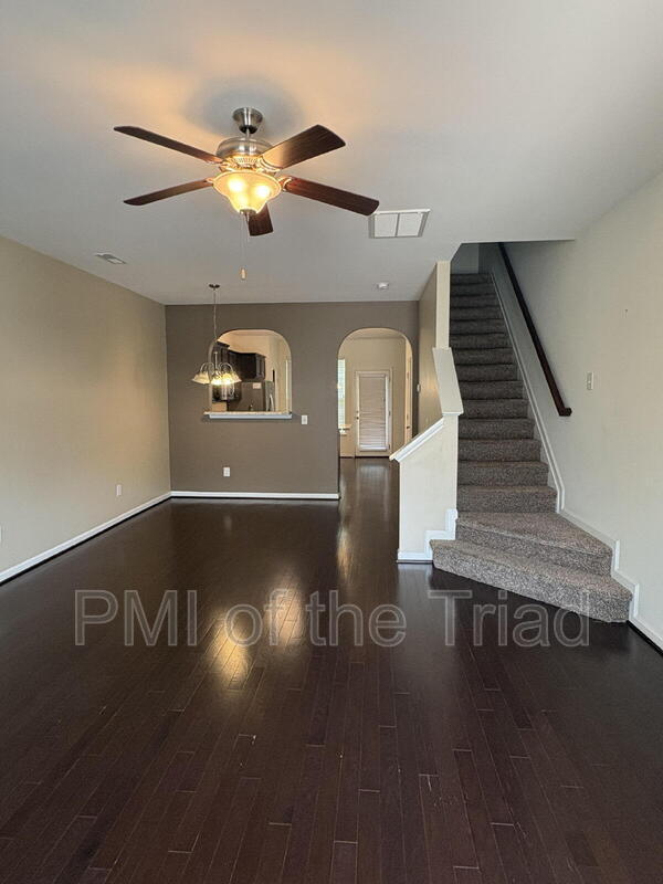 Foto del edificio - 5327 Farm House Trail