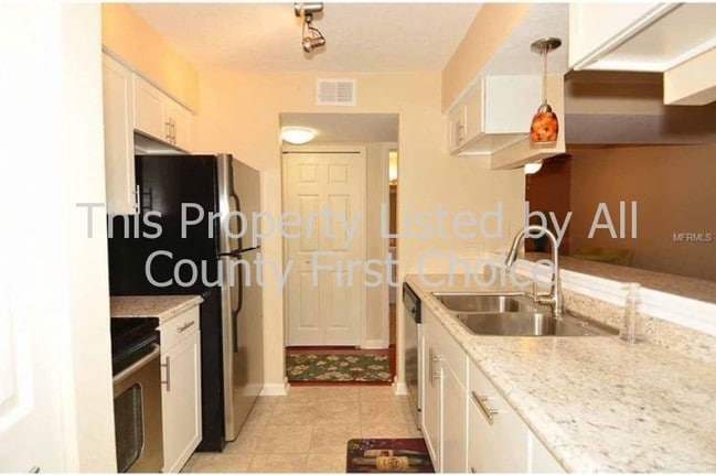 Building Photo - 12293 Sailwinds Dr