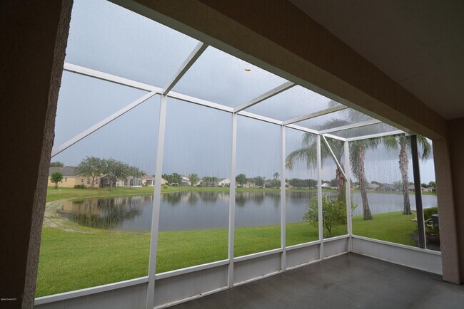 Building Photo - 4973 Outlook Dr