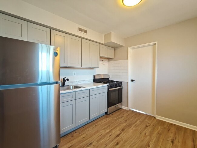 Photo - 7108 Oxford Ave Apartment