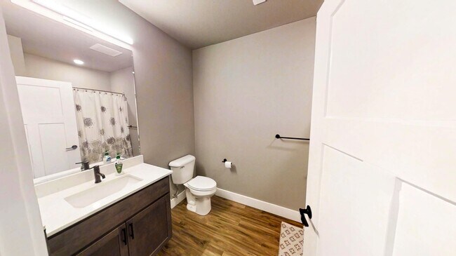 Foto del edificio - 3301 Fields S Dr