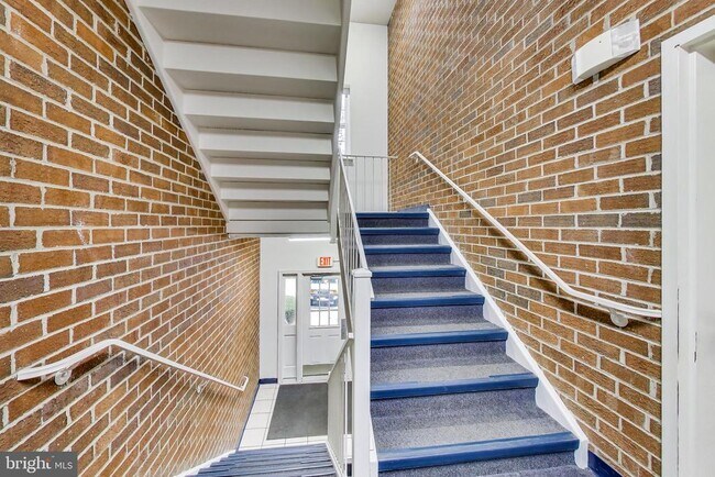 Foto del edificio - 18310 Streamside Dr