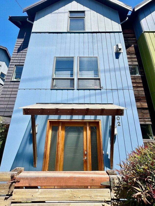 Primary Photo - Admiral Townhome