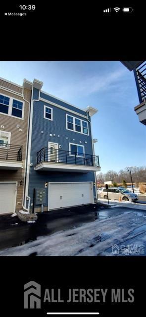 Primary Photo - 302 South Dr