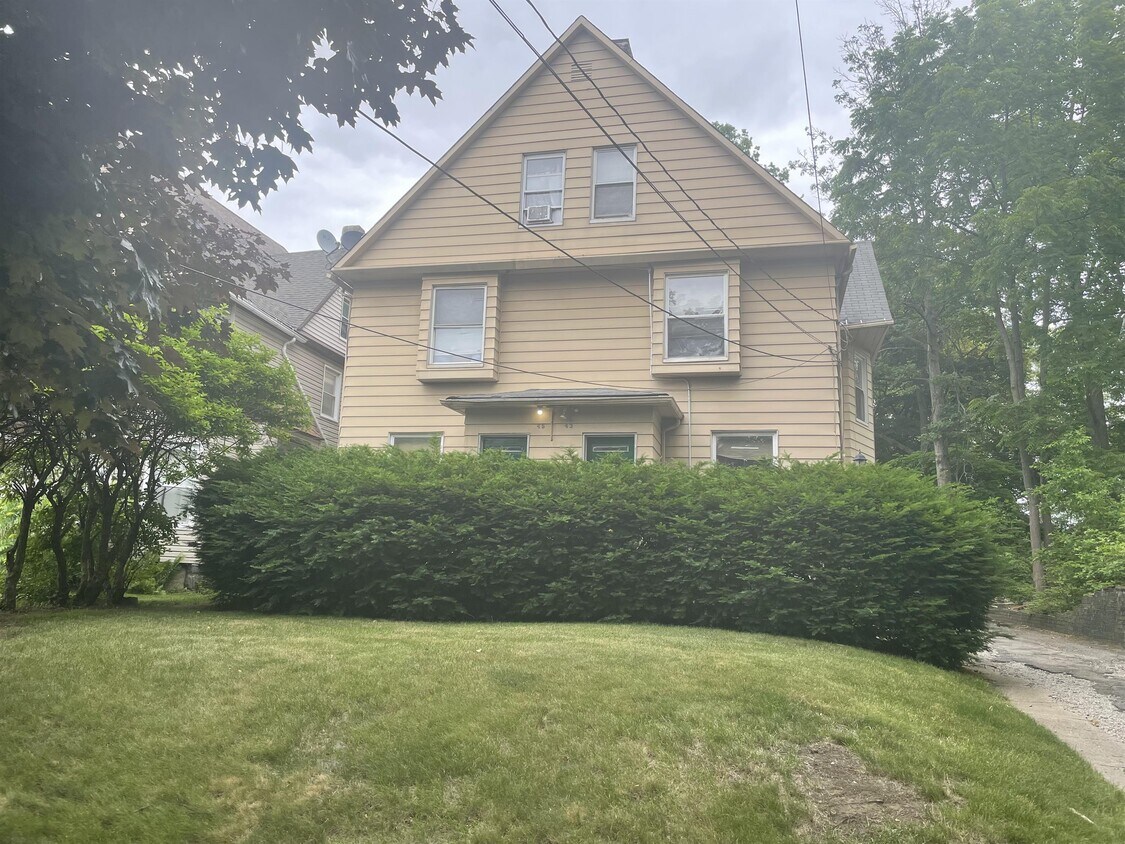 43 Cotter Ave Unit 5, Akron, OH 44305 Room for Rent in Akron, OH