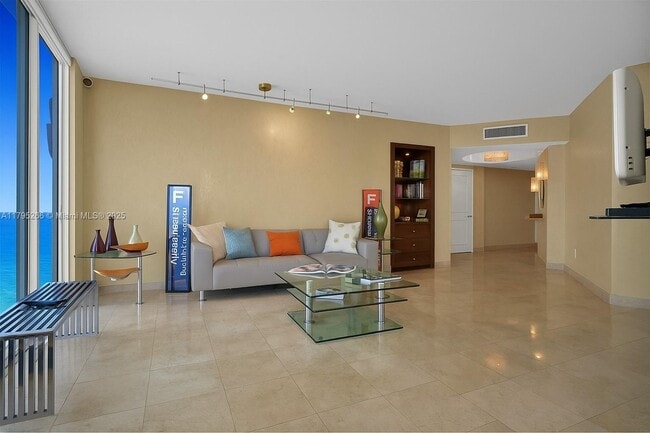 Building Photo - 4775 Collins Ave