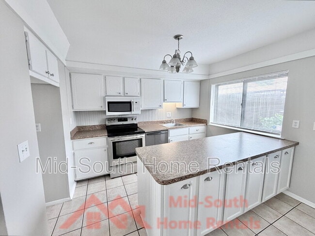Building Photo - 1869 Poplar Woods Cir E