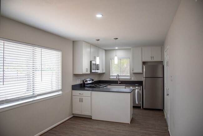 Building Photo - 1711TP