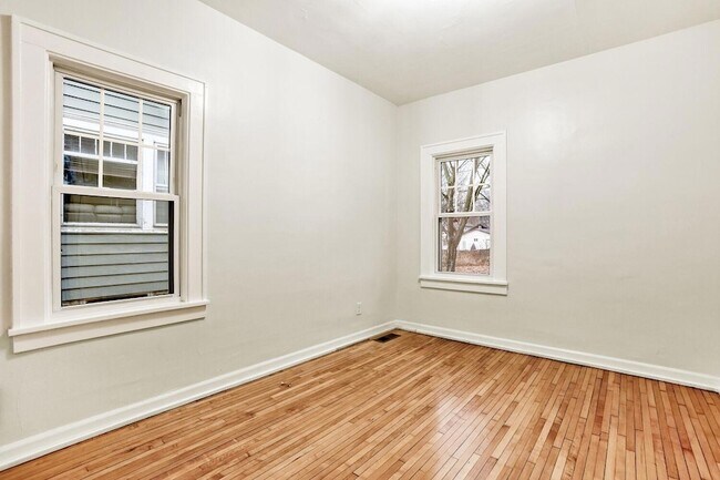 Foto del edificio - 3407 N Oliver Ave