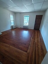 Building Photo - 109 Guy Park