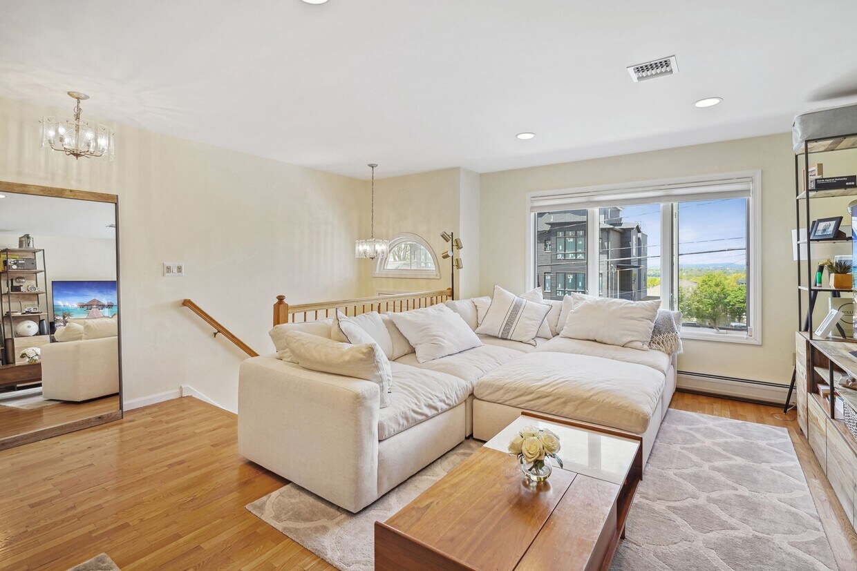 326A 9th St, Palisades Park, NJ 07650 Condo for Rent in Palisades