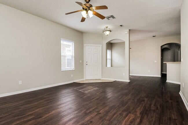 Building Photo - 6816 Surrey Oak Dr