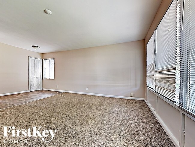 Building Photo - 3301 Dornell Ave