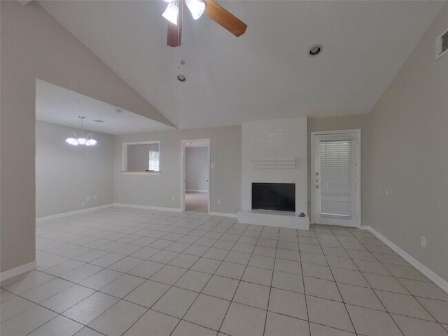 Foto del edificio - 7902 Battlepine Dr