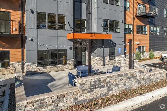Entrada - Midtown Lofts
