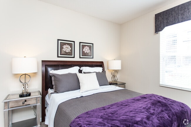 2BR, 2BA - 933 SF - The Easton - The Residences at Liberty Crossing