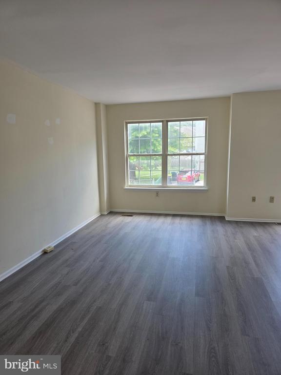 Building Photo - 13 Farland Way
