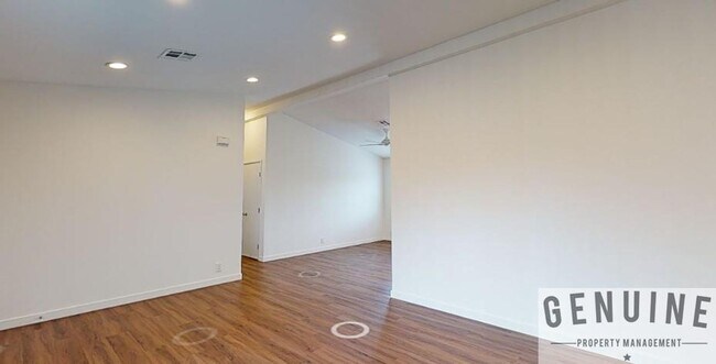 Foto del edificio - Coming Soon! Gorgeous Remodeled Home With Two Patios & Giant Two Car Garage