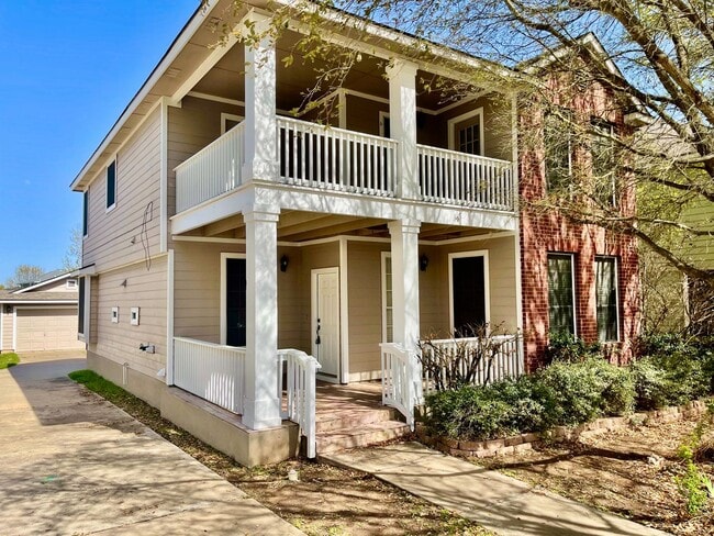 Building Photo - Spacious Home with Multiple Outdoor Living...