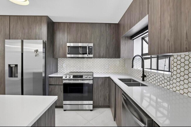 Foto del edificio - 373 NW 94th Ter