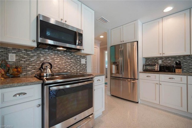 Building Photo - 615 Coral Dr