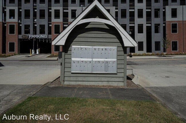 Building Photo - 2 br, 2 bath House - Campus Courtyard @ Gl...