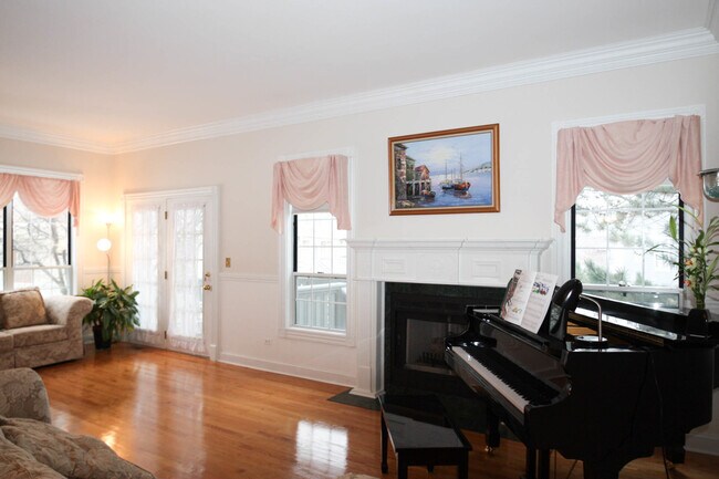 Foto del edificio - 648 W Parkside Dr