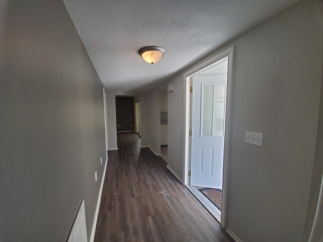 Building Photo - Updated 2 bed/ 2 bath Villa ~ 55+ Communit...