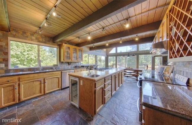 Building Photo - 1 br, 1 bath House - 1234 Federal Way