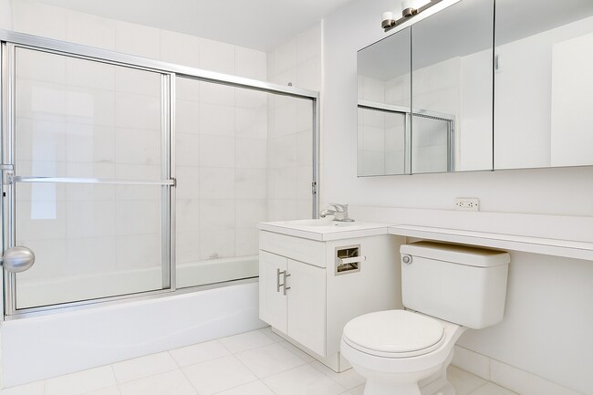 Foto del edificio - 322 1/2 E 50th St