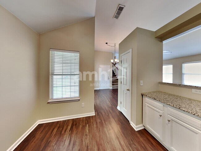 Foto del edificio - 214 Woodland Way