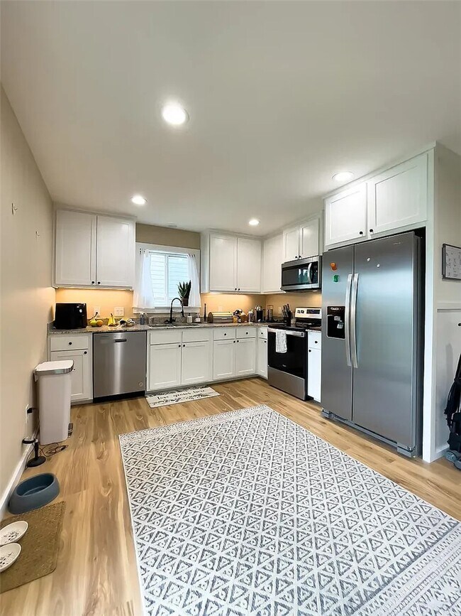 Foto del edificio - 558 Highland Ave