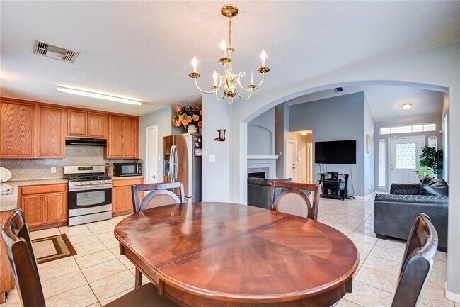 Foto del edificio - 1735 Rock Ridge Dr
