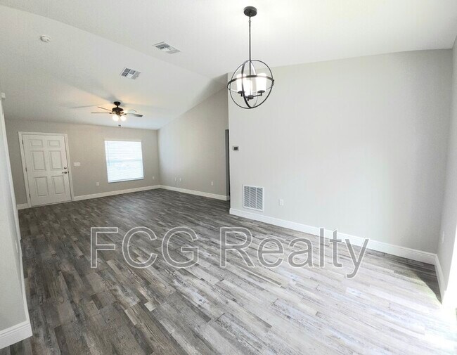 Foto del edificio - 7851 N Jamaica Dr