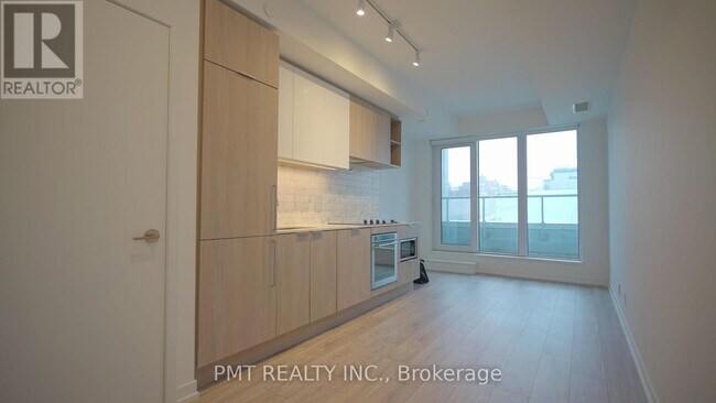 Building Photo - 2020 Bathurst St