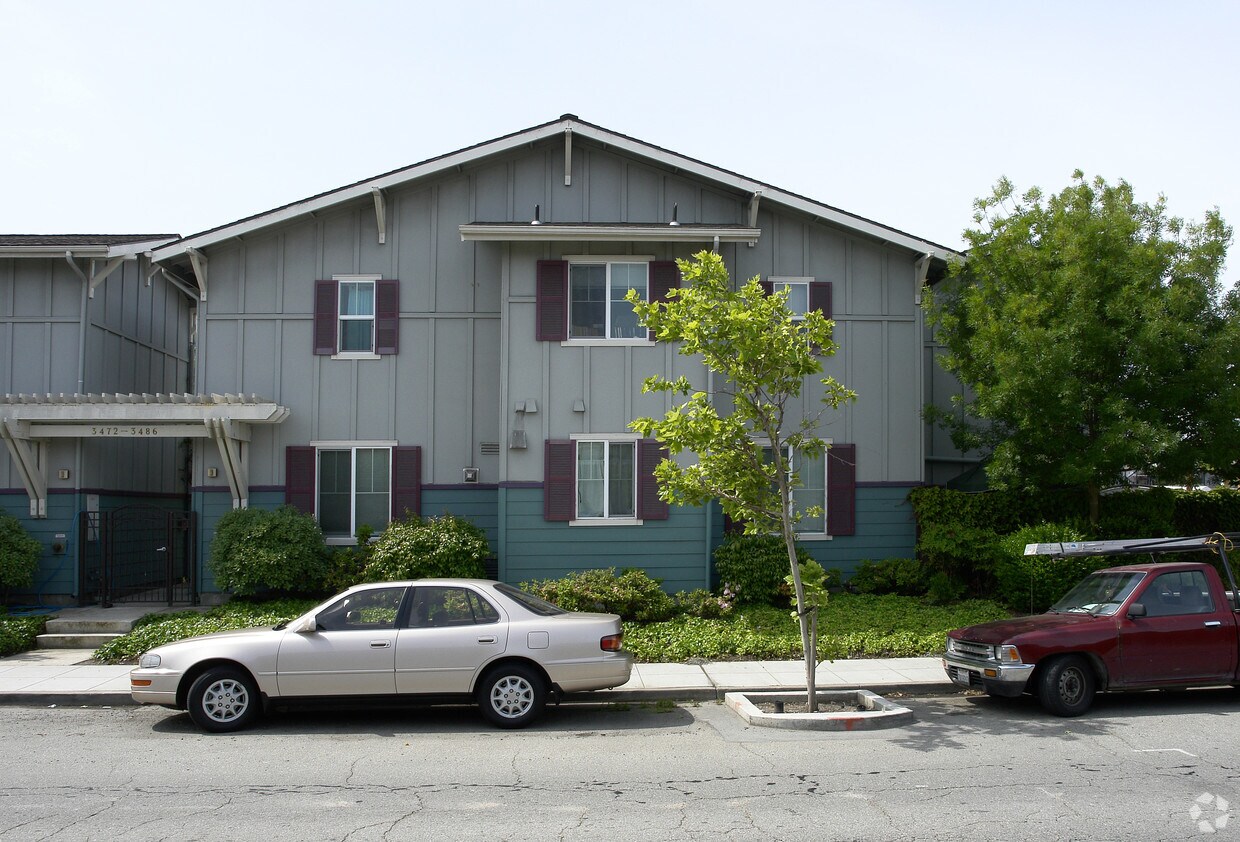 Building Photo - 3472-3486 Rolison Rd
