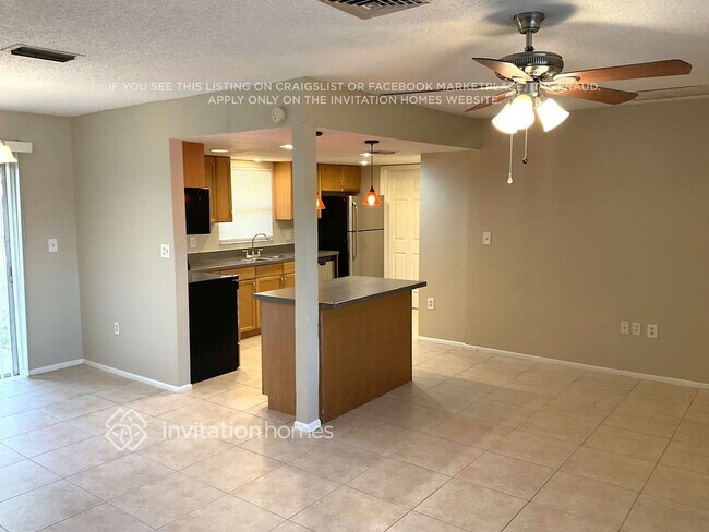 Foto del edificio - 11447 Walsingham Rd