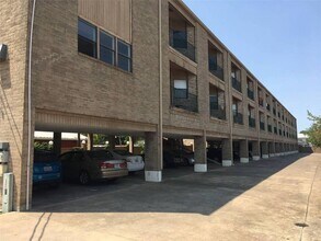Building Photo - 3316 Guadalupe St