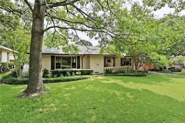 Foto del edificio - 7136 Cornelia Ln