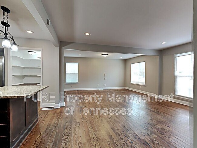 Foto del edificio - 246 Spring Hill Rd