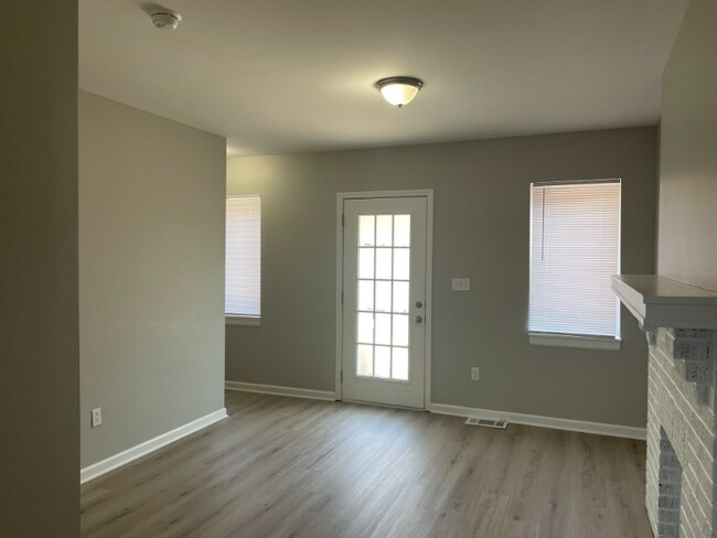 Foto del edificio - 113 E 9th Ave