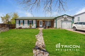 Building Photo - 2882 Dickens Dr