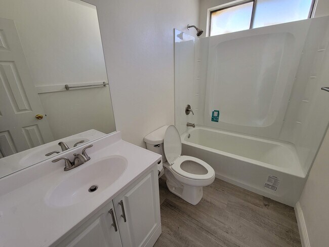 Foto del edificio - 2385 Chanslor St