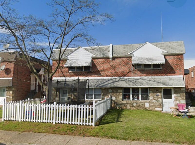 Foto principal - 2333 Benson St