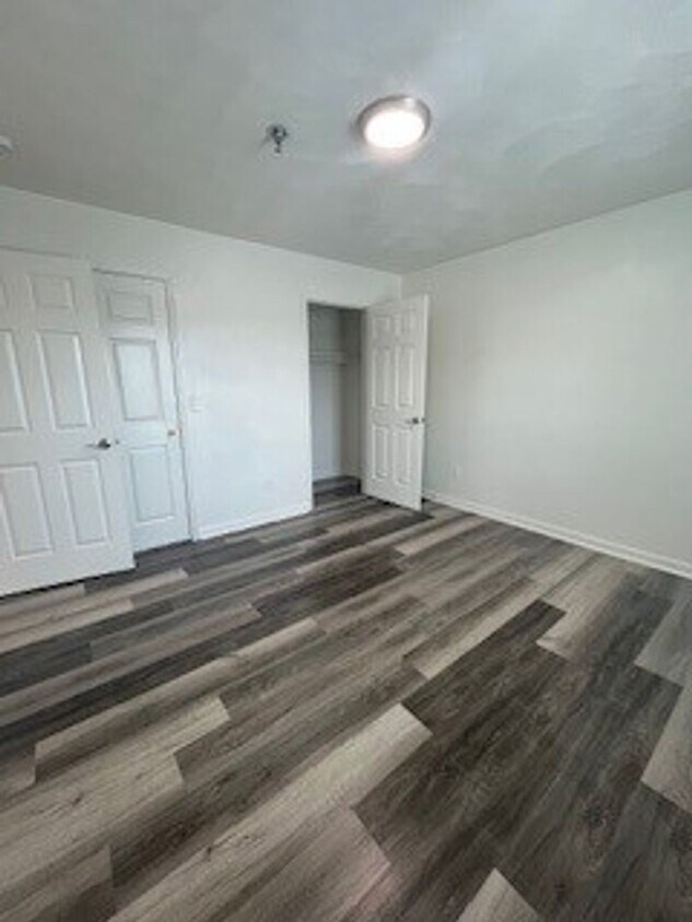 Foto principal - $1180 for Newly Renovated 1 bedroom in a 4...