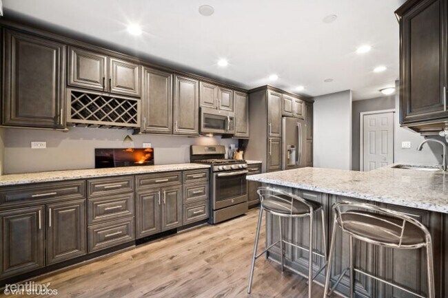 Building Photo - 2 br, 2 bath Condo - 922 E Old Willow Rd