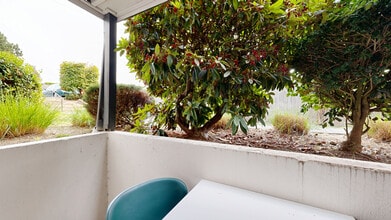 Interior Photo - Crown Pointe